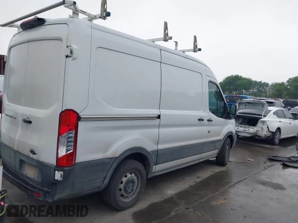 ✅ 2019 Ford Transit • VIN: 1FTYE1CM0KKB38525 • Лот: 41940711. Опубликован ранее на IAAI с пробегом 224 576 миль. Бесплатный доступ к архиву аукционных продаж из США и подробный отчёт об истории автомобиля на DreamBid. Изображение 4.