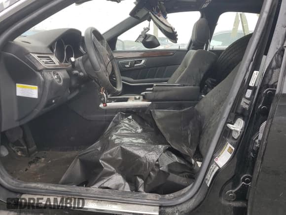 ✅ 2014 Mercedes-Benz E 350 Luxury • VIN: WDDHF8JB5EA845689 • Lot: 69922825. Listed on Copart with 12,163 mi. Free auction sales archive from the USA and detailed vehicle history report at DreamBid. Image 7.