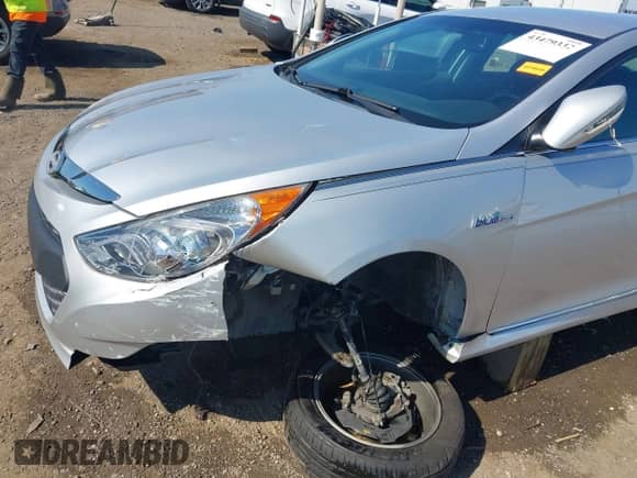 2013 Hyundai Sonata с VIN KMHEC4A49DA090105, выставлен на аукционе IAAI как лот 43479332 с пробегом 116 591 миль миль и . История ставок и продаж доступна на DreamBid. Изображение 18.