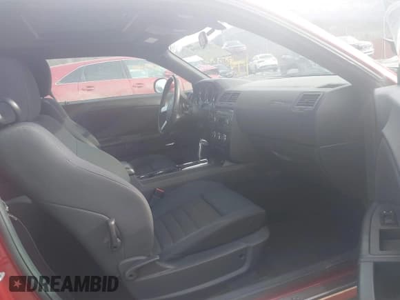 ✅ 2010 Dodge Challenger SE • VIN: 2B3CJ4DV3AH322783 • Lot: 41452099. Wystawiony na IAAI z przebiegiem 132 508 mil. Bezpłatny archiwum sprzedaży aukcyjnych z USA i szczegółowy raport historii pojazdu na DreamBid. Zdjęcie 5.