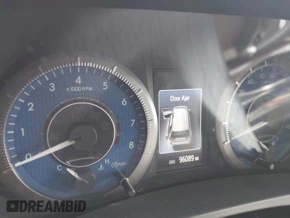 ✅ 2018 Toyota Sienna XLE • VIN: 5TDDZ3DC9JS190621 • Lot: 41777729. Listed on IAAI with 96,089 mi. Free auction sales archive from the USA and detailed vehicle history report at DreamBid. Image 7.