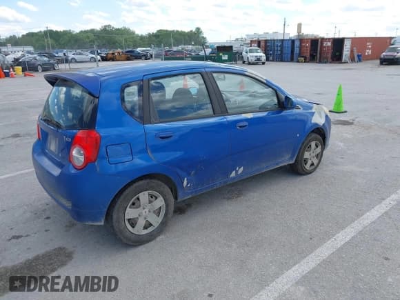 ✅ 2009 Pontiac G3 • VIN: KL2TD66E89B673694 • Lot: 42329972. Wystawiony na IAAI z przebiegiem 196 569 mil. Bezpłatny archiwum sprzedaży aukcyjnych z USA i szczegółowy raport historii pojazdu na DreamBid. Zdjęcie 4.