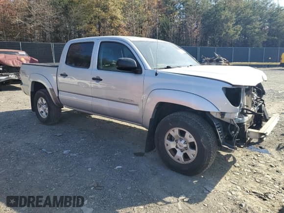 ✅ 2011 Toyota Tacoma • VIN: 3TMLU4EN8BM063649 • Lot: 91255795. Listed on Copart with 133,879 mi. Free auction sales archive from the USA and detailed vehicle history report at DreamBid. Image 4.