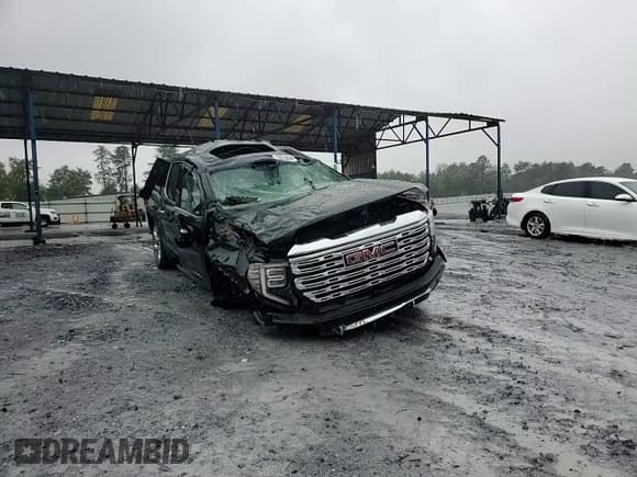 ✅ 2022 GMC Sierra 1500 • VIN: 3GTUUGETXNG617281 • Lot: 73015854. Wystawiony na Copart z przebiegiem Nie podano. Bezpłatny archiwum sprzedaży aukcyjnych z USA i szczegółowy raport historii pojazdu na DreamBid. Zdjęcie 10.