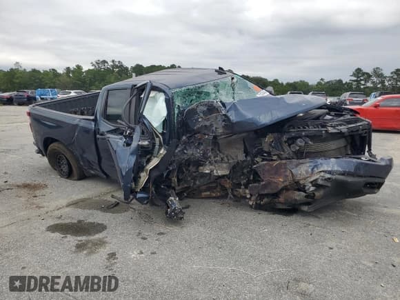 ✅ 2020 Chevrolet Silverado 1500 Custom • VIN: 1GCRWBEF1LZ367956 • Lot: 71474454. Wystawiony na Copart z przebiegiem Nie podano. Bezpłatny archiwum sprzedaży aukcyjnych z USA i szczegółowy raport historii pojazdu na DreamBid. Zdjęcie 4.