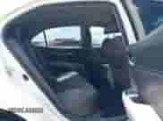 2019 Toyota Camry LE z VIN 4T1B11HK6KU276241, wystawiony jako IAAI lot #42379029 z przebiegiem 81 411 mil mil oraz . Historia ofert i sprzedaży dostępna na DreamBid. Obrazek 8.