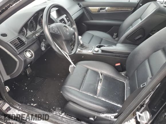 ✅ 2011 Mercedes-Benz C 300 Sport • VIN: WDDGF8BB6BF572142 • Lot: 87916275. Listed on Copart with 153,025 mi. Free auction sales archive from the USA and detailed vehicle history report at DreamBid. Image 7.