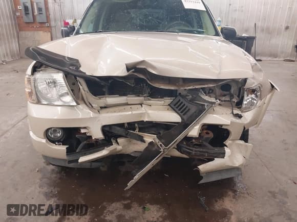 ✅ 2005 Ford Explorer Limited • VIN: 1FMDU75W05ZA24471 • Lot: 42312449. Wystawiony na IAAI z przebiegiem 151 392 mil. Bezpłatny archiwum sprzedaży aukcyjnych z USA i szczegółowy raport historii pojazdu na DreamBid. Zdjęcie 6.