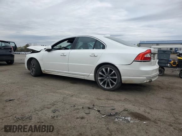 ✅ 2015 Volvo S80 T6 Platinum • VIN: YV1902MM2F1187674 • Лот: 54024075. Опубликован ранее на Copart с пробегом 219 679 миль. Бесплатный доступ к архиву аукционных продаж из США и подробный отчёт об истории автомобиля на DreamBid. Изображение 2.