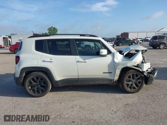 ✅ 2017 Jeep Renegade Latitude • VIN: ZACCJABB2HPF72823 • Lot: 42794334. Listed on IAAI with 96,418 mi. Free auction sales archive from the USA and detailed vehicle history report at DreamBid. Image 13.