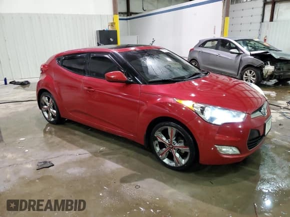✅ 2016 Hyundai Veloster • VIN: KMHTC6AD7GU303803 • Lot: 41483215. Wystawiony na Copart z przebiegiem 75 010 mil. Bezpłatny archiwum sprzedaży aukcyjnych z USA i szczegółowy raport historii pojazdu na DreamBid. Zdjęcie 4.