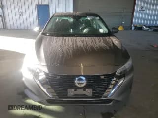 ✅ 2024 Nissan Sentra SV • VIN: 3N1AB8CV9RY216178 • Lot: 85956365. Wystawiony na Copart z przebiegiem 43 323 mil. Bezpłatny archiwum sprzedaży aukcyjnych z USA i szczegółowy raport historii pojazdu na DreamBid. Zdjęcie 5.