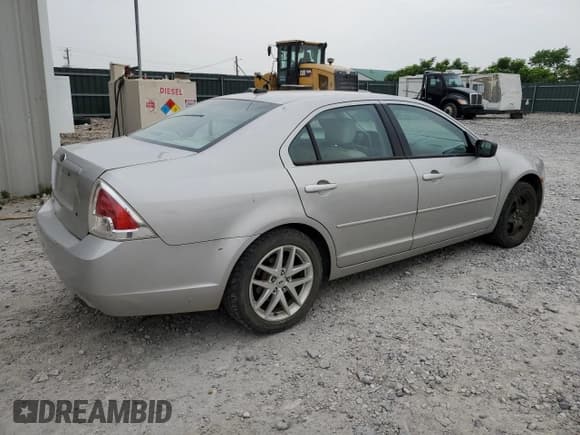 ✅ 2008 Ford Fusion S • VIN: 3FAHP06Z58R139854 • Lot: 60404475. Wystawiony na Copart z przebiegiem 193 672 mil. Bezpłatny archiwum sprzedaży aukcyjnych z USA i szczegółowy raport historii pojazdu na DreamBid. Zdjęcie 3.