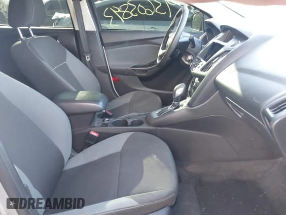 ✅ 2013 Ford Focus SE • VIN: 1FADP3F21DL360279 • Lot: 43603893. Wystawiony na IAAI z przebiegiem 199 686 mil. Bezpłatny archiwum sprzedaży aukcyjnych z USA i szczegółowy raport historii pojazdu na DreamBid. Zdjęcie 5.