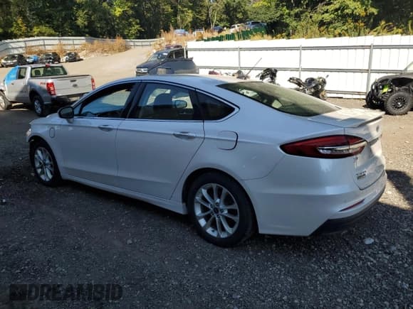 ✅ 2019 Ford Fusion Titanium • VIN: 3FA6P0SU0KR227851 • Lot: 70728465. Listed on Copart with 115,323 mi. Free auction sales archive from the USA and detailed vehicle history report at DreamBid. Image 2.