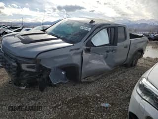 ✅ 2025 Chevrolet Silverado 1500 • VIN: 3GCUKHE86SG111563 • Lot: 42922455. Wystawiony na Copart z przebiegiem Nie podano. Bezpłatny archiwum sprzedaży aukcyjnych z USA i szczegółowy raport historii pojazdu na DreamBid. Zdjęcie 1.