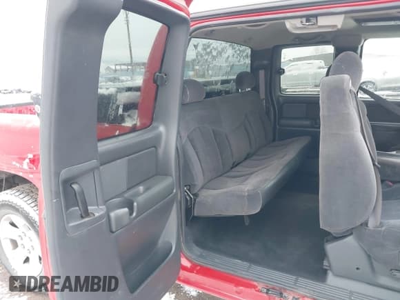 ✅ 2002 Chevrolet Silverado 1500 LT • VIN: 2GCEK19T721259319 • Лот: 43799840. Опубликован ранее на IAAI с пробегом 295 416 миль. Бесплатный доступ к архиву аукционных продаж из США и подробный отчёт об истории автомобиля на DreamBid. Изображение 8.