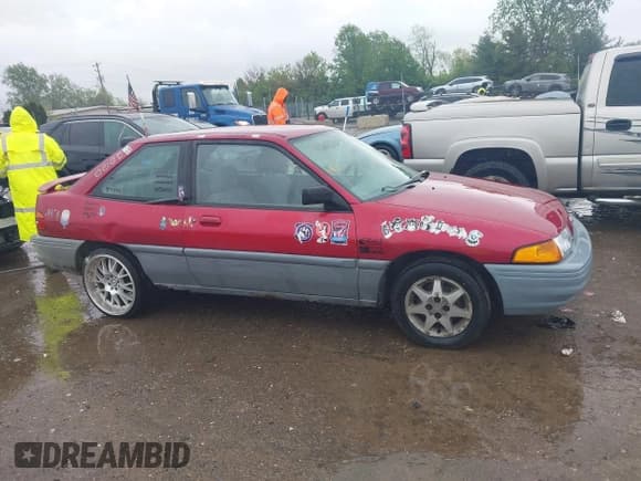 ✅ 1995 Ford Escort • VIN: 1FASP11J5SW107553 • Lot: 42202877. Listed on IAAI with 76,751 mi. Free auction sales archive from the USA and detailed vehicle history report at DreamBid. Image 13.