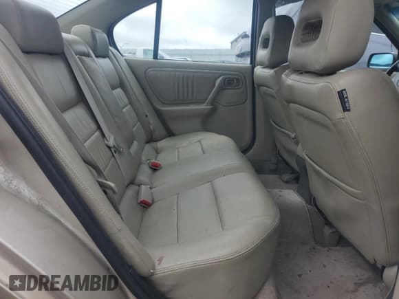 ✅ 2001 Infiniti G20 Luxury • VIN: JNKCP11A61T404490 • Lot: 62502544. Listed on Copart with 132,014 mi. Free auction sales archive from the USA and detailed vehicle history report at DreamBid. Image 10.