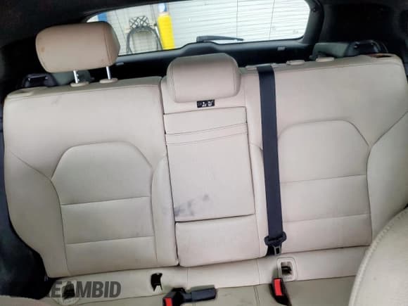 ✅ 2019 Mercedes-Benz GLA 250 • VIN: WDCTG4EB3KJ579292 • Lot: 92364295. Wystawiony na Copart z przebiegiem 125 837 mil. Bezpłatny archiwum sprzedaży aukcyjnych z USA i szczegółowy raport historii pojazdu na DreamBid. Zdjęcie 10.