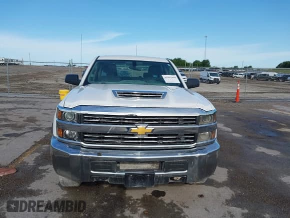 ✅ 2017 Chevrolet Silverado 2500HD Work Truck • VIN: 1GC1KUEYXHF225748 • Lot: 42691810. Listed on IAAI with 119,151 mi. Free auction sales archive from the USA and detailed vehicle history report at DreamBid. Image 13.