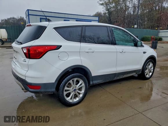 ✅ 2019 Ford Escape SE • VIN: 1FMCU9GD6KUC10902 • Лот: 93094675. Опубликован ранее на Copart с пробегом 149 831 миль. Бесплатный доступ к архиву аукционных продаж из США и подробный отчёт об истории автомобиля на DreamBid. Изображение 3.