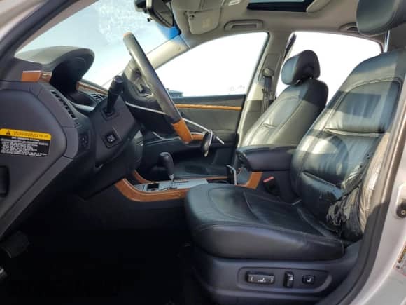 2006 Hyundai Azera SE с VIN KMHFC46F96A037972, выставлен на аукционе Copart как лот 61035765 с пробегом 140 857 миль миль и Списание • Salvage title. История ставок и продаж доступна на DreamBid. Изображение 7.