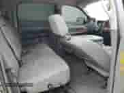 2006 Dodge 3500 SLT z VIN 3D7LX39C16G158087, wystawiony jako Copart lot #53310925 z przebiegiem 172 504 mil mil oraz Czysty tytuł • Clean title. Historia ofert i sprzedaży dostępna na DreamBid. Obrazek 11.