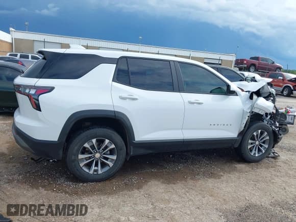 ✅ 2025 Chevrolet Equinox FWD LT • VIN: 3GNAXHEG3SL190345 • Lot: 42615208. Wystawiony na IAAI z przebiegiem 15 644 mil. Bezpłatny archiwum sprzedaży aukcyjnych z USA i szczegółowy raport historii pojazdu na DreamBid. Zdjęcie 13.