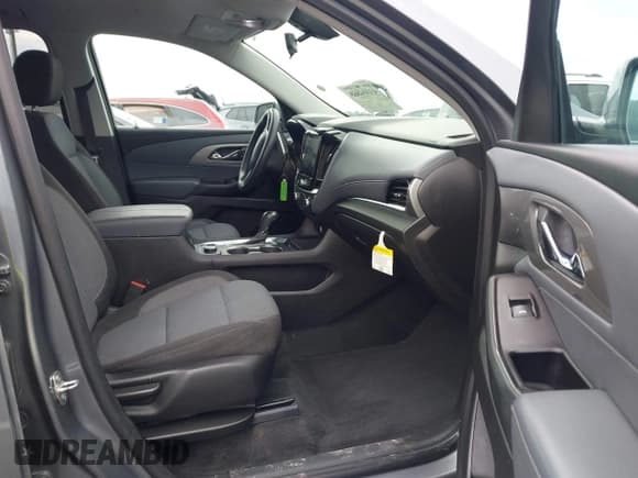 ✅ 2020 Chevrolet Traverse LT Cloth • VIN: 1GNERGKW5LJ196416 • Lot: 43304865. Wystawiony na IAAI z przebiegiem 127 451 mil. Bezpłatny archiwum sprzedaży aukcyjnych z USA i szczegółowy raport historii pojazdu na DreamBid. Zdjęcie 5.