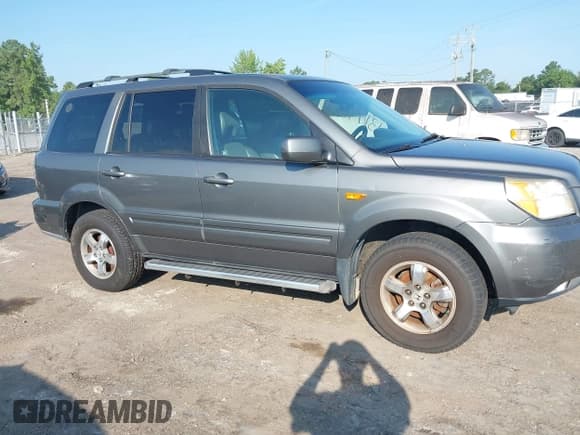 ✅ 2007 Honda Pilot EX-L • VIN: 5FNYF18607B017280 • Lot: 42806372. Listed on IAAI with 147,431 mi. Free auction sales archive from the USA and detailed vehicle history report at DreamBid. Image 6.