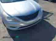 2013 Hyundai Sonata GLS z VIN 5NPEB4AC7DH644619, wystawiony jako IAAI lot #43454025 z przebiegiem 191 252 mil mil oraz . Historia ofert i sprzedaży dostępna na DreamBid. Obrazek 6.