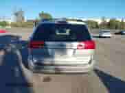 2005 Toyota Sienna LE z VIN 5TDZA23C55S326516, wystawiony jako IAAI lot #43476821 z przebiegiem 117 254 mil mil oraz . Historia ofert i sprzedaży dostępna na DreamBid. Obrazek 16.