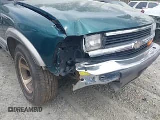 ✅ 1998 Chevrolet Blazer LS • VIN: 1GNCS13W4W2214149 • Lot: 41960319. Wystawiony na IAAI z przebiegiem 180 251 mil. Bezpłatny archiwum sprzedaży aukcyjnych z USA i szczegółowy raport historii pojazdu na DreamBid. Zdjęcie 6.