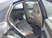 ✅ 2008 Volvo S40 2.4L • VIN: YV1MS382682405793 • Lot: 41822112. Wystawiony na IAAI z przebiegiem 142 918 mil. Bezpłatny archiwum sprzedaży aukcyjnych z USA i szczegółowy raport historii pojazdu na DreamBid. Zdjęcie 8.