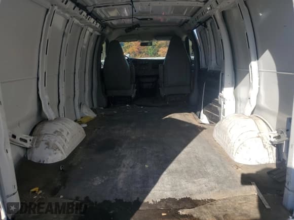 ✅ 2023 Chevrolet Express Cargo • VIN: 1GCWGAFP3P1184760 • Лот: 91000205. Опубликован ранее на Copart с пробегом 65 564 миль. Бесплатный доступ к архиву аукционных продаж из США и подробный отчёт об истории автомобиля на DreamBid. Изображение 10.