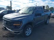 ✅ 2025 Ford F-150 XL • VIN: 1FTMF1L54SKE05427 • Lot: 43426438. Wystawiony na IAAI z przebiegiem 6 107 mil. Bezpłatny archiwum sprzedaży aukcyjnych z USA i szczegółowy raport historii pojazdu na DreamBid. Zdjęcie 2.