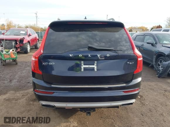 ✅ 2017 Volvo XC90 Momentum • VIN: YV4A22PK8H1118978 • Лот: 43608376. Опубликован ранее на IAAI с пробегом 116 152 миль. Бесплатный доступ к архиву аукционных продаж из США и подробный отчёт об истории автомобиля на DreamBid. Изображение 16.