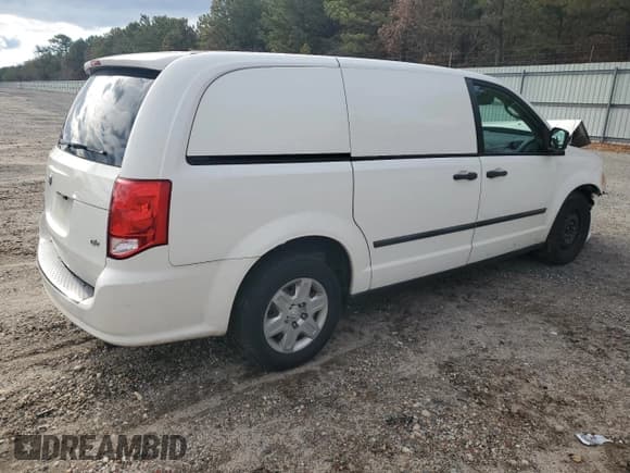 ✅ 2013 Ram Cargo Van Tradesman • VIN: 2C4JRGAG7DR530752 • Лот: 82168364. Опубликован ранее на Copart с пробегом 172 330 миль. Бесплатный доступ к архиву аукционных продаж из США и подробный отчёт об истории автомобиля на DreamBid. Изображение 3.