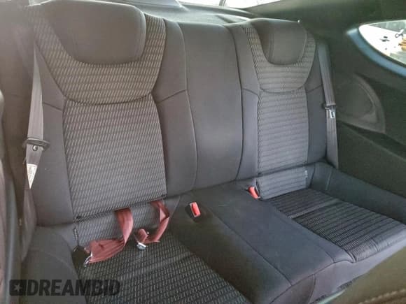 ✅ 2013 Hyundai Genesis Coupe Premium • VIN: KMHHT6KD8DU107014 • Lot: 94575865. Wystawiony na Copart z przebiegiem 139 042 mil. Bezpłatny archiwum sprzedaży aukcyjnych z USA i szczegółowy raport historii pojazdu na DreamBid. Zdjęcie 10.