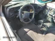 ✅ 2003 Chevrolet S-10 LS • VIN: 1GCCS14H238276411 • Lot: 82161405. Wystawiony na Copart z przebiegiem 245 947 mil. Bezpłatny archiwum sprzedaży aukcyjnych z USA i szczegółowy raport historii pojazdu na DreamBid. Zdjęcie 8.