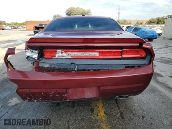 ✅ 2014 Dodge Challenger SXT • VIN: 2C3CDYAG1EH269949 • Lot: 83834474. Wystawiony na Copart z przebiegiem 120 433 mil. Bezpłatny archiwum sprzedaży aukcyjnych z USA i szczegółowy raport historii pojazdu na DreamBid. Zdjęcie 6.