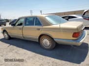 ✅ 1986 Mercedes-Benz 420 SEL • VIN: WDBCA35D2GA215454 • Lot: 64614555. Wystawiony na Copart z przebiegiem 161 617 mil. Bezpłatny archiwum sprzedaży aukcyjnych z USA i szczegółowy raport historii pojazdu na DreamBid. Zdjęcie 2.