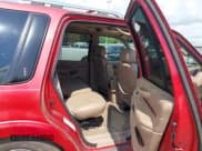 ✅ 1999 Lincoln Navigator • VIN: 5LMPU28A2XLJ30200 • Lot: 42880347. Wystawiony na IAAI z przebiegiem 127 713 mil. Bezpłatny archiwum sprzedaży aukcyjnych z USA i szczegółowy raport historii pojazdu na DreamBid. Zdjęcie 8.