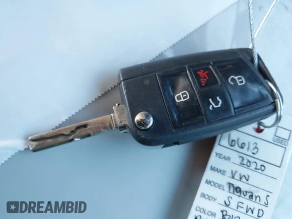 ✅ 2020 Volkswagen Tiguan S • VIN: 3VV1B7AX2LM123711 • Lot: 43704096. Listed on IAAI with 115,879 mi. Free auction sales archive from the USA and detailed vehicle history report at DreamBid. Image 11.