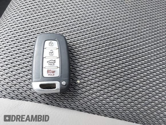 ✅ 2013 Hyundai Genesis Coupe 2.0T • VIN: KMHHT6KD6DU097924 • Lot: 42467738. Wystawiony na IAAI z przebiegiem 103 261 mil. Bezpłatny archiwum sprzedaży aukcyjnych z USA i szczegółowy raport historii pojazdu na DreamBid. Zdjęcie 11.