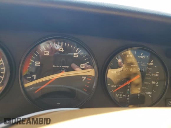 ✅ 1996 Porsche 911 • VIN: WP0AA2998TS321999 • Lot: 75216174. Wystawiony na Copart z przebiegiem 66 121 mil. Bezpłatny archiwum sprzedaży aukcyjnych z USA i szczegółowy raport historii pojazdu na DreamBid. Zdjęcie 9.