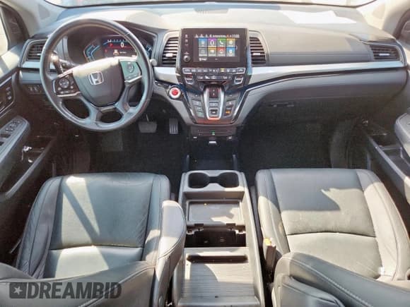 ✅ 2021 Honda Odyssey Touring • VIN: 5FNRL6H8XMB032196 • Lot: 85553585. Listed on Copart with 88,018 mi. Free auction sales archive from the USA and detailed vehicle history report at DreamBid. Image 8.