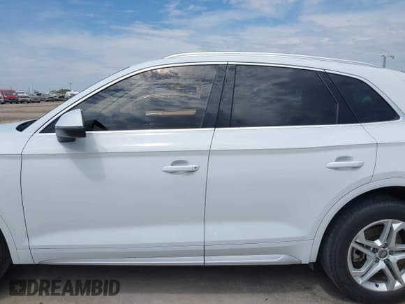 ✅ 2019 Audi Q5 Premium • VIN: WA1ANAFY8K2128349 • Lot: 42896926. Listed on IAAI with 78,297 mi. Free auction sales archive from the USA and detailed vehicle history report at DreamBid. Image 15.