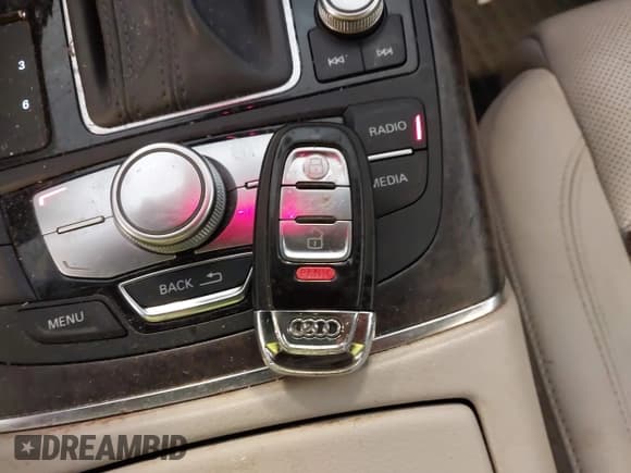 ✅ 2017 Audi A7 • VIN: WAU22BFC6HN040658 • Lot: 43313075. Wystawiony na IAAI z przebiegiem 94 407 mil. Bezpłatny archiwum sprzedaży aukcyjnych z USA i szczegółowy raport historii pojazdu na DreamBid. Zdjęcie 11.